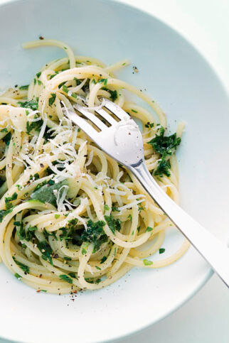 Spaghetti mit Petersilie und Knoblauch Spaghetti mit Petersilie und Knoblauch