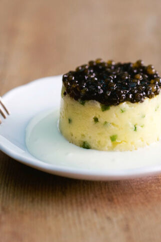 Kartoffeltörtchen mit Kaviar Kartoffeltörtchen mit Kaviar