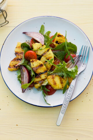 Blattsalat mit gegrillter Ananas