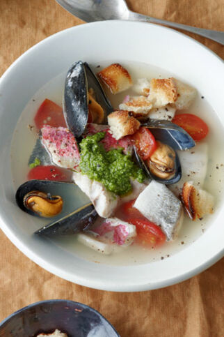 Ligurischer Fischeintopf mit Basilikumpesto Ligurischer Fischeintopf mit Basilikumpesto