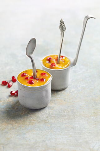 Kardamom-Mango-Eis mit Granatapfel Kardamom-Mango-Eis mit Granatapfel