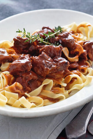 Ochsenschwanzragout mit Schokolade