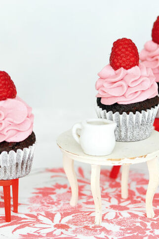 Mini-Cupcakes mit Himbeercreme