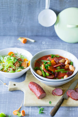 Bunter Bohneneintopf mit Kabanossi Bunter Bohneneintopf mit Kabanossi