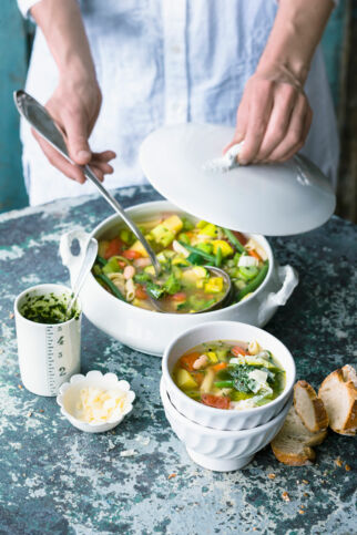 Soupe au pistou - Gemüsesuppe mit Pistou Soupe au pistou - Gemüsesuppe mit Pistou