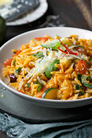 Kritharaki in Gemüse-Tomaten-Sauce Kritharaki in Gemüse-Tomaten-Sauce