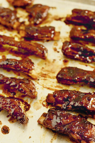 LOW & SLOW SPARERIBS LOW & SLOW SPARERIBS