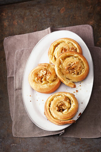 Apfelschnecken mit Walnüssen Apfelschnecken mit Walnüssen