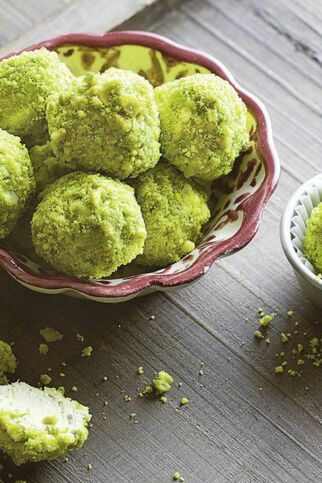 Pistazien-Amarenakirsch-Trüffel Pistazien-Amarenakirsch-Trüffel