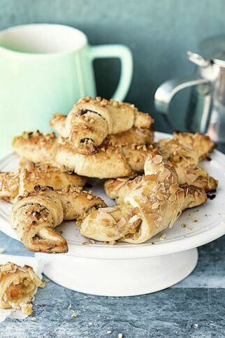 Rugelach mit zweierlei Füllung Rugelach mit zweierlei Füllung