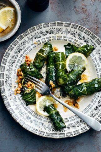 Yaprak Sarması - Gewickelte Kohlrabiblätter Yaprak Sarması - Gewickelte Kohlrabiblätter