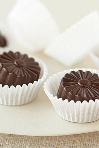 Kokos-Trüffel-Pralinen Kokos-Trüffel-Pralinen