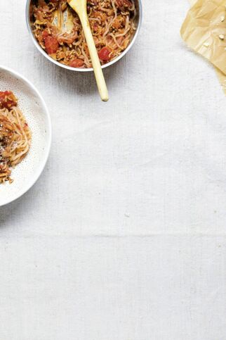 Fenchel-Bolognese mit Spaghetti Fenchel-Bolognese mit Spaghetti