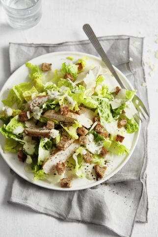 Caesar Salad light mit Hähnchenbrust Caesar Salad light mit Hähnchenbrust