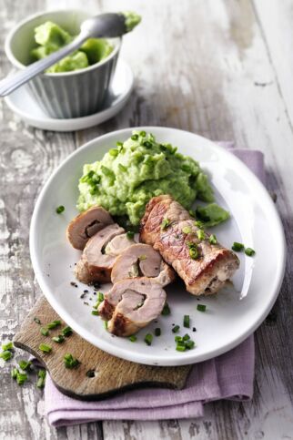 Schnitzelröllchen auf Brokkolipüree Schnitzelröllchen auf Brokkolipüree