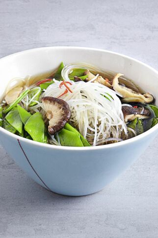 Glasnudelsuppe scharf-sauer