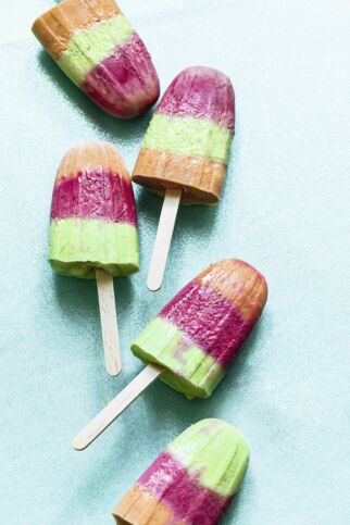 Regenbogen-Popsicles