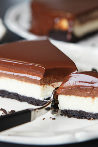 Chocolate Mousse Cheesecake mit Oreo Boden Oreo Chocolate Mousse Cheesecake