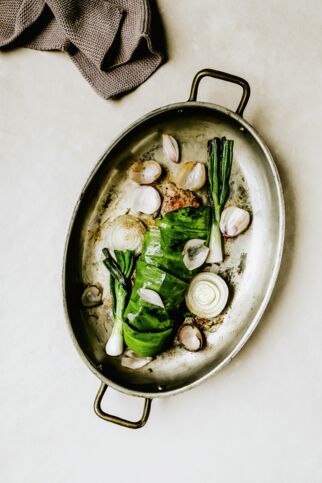 Lammfilet mit Bärlauch und Zwiebelgemüse Lammfilet mit Bärlauch und Zwiebelgemüse