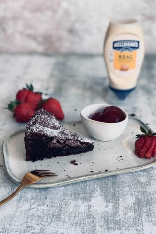 Schokoladenkuchen mit Mayonnaise Schokoladenkuchen mit Mayonnaise