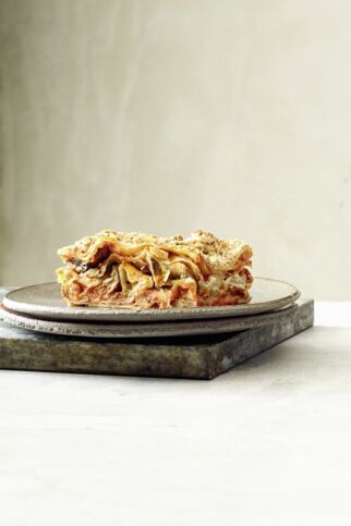 Vegane Lasagne mit geschmorten Pilzen Vegane Lasagne mit geschmorten Pilzen
