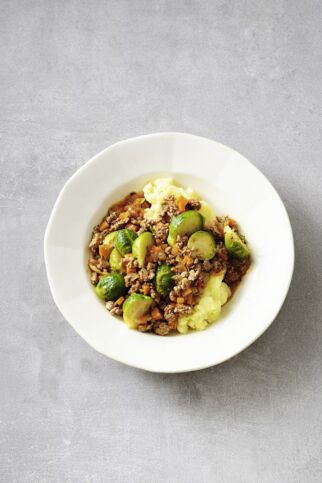 Rosenkohl-Bolognese mit Püree Rosenkohl-Bolognese mit Püree