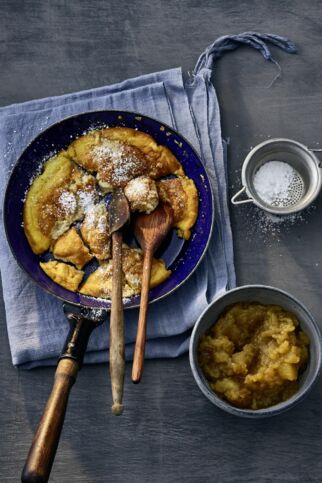 Kaiserschmarren mit Apfelmus Kaiserschmarren mit Apfelmus