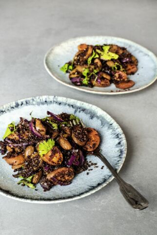 Quinoa mit gerösteten Möhren, Koriander und Mandeln Quinoa mit gerösteten Möhren, Koriander und Mandeln