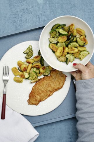 Blitzschnitzel mit Gnocchisalat Blitzschnitzel mit Gnocchisalat