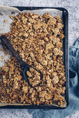 Sesam-Tahin-Granola