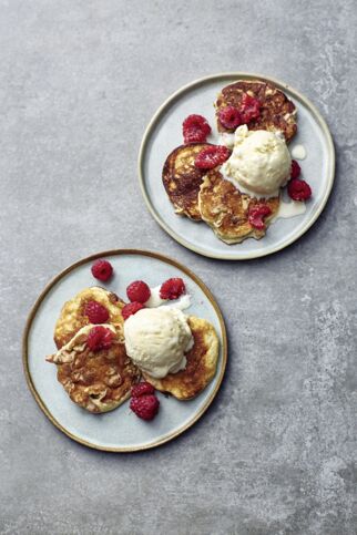 Walnuss-Pancakes mit Bananeneis