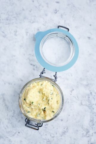 Apfel-Möhren-Aufstrich mit Frischkäse Apfel-Möhren-Aufstrich mit Frischkäse