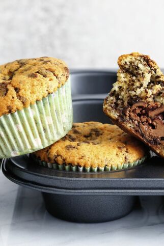 Eierlikörmuffins mit Schokoraspeln Eierlikörmuffins mit Schokoraspeln