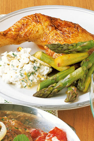 Hähnchen mit Zitronen-Minze-Hüttenkäse Hähnchen mit Zitronen-Minze-Hüttenkäse