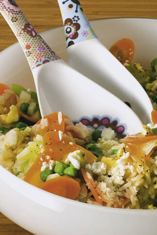 Reissalat mit Frühlingsgemüse
