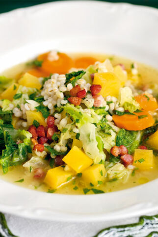 Steckrübeneintopf mit Graupen und Wirsing Steckrübeneintopf mit Graupen und Wirsing