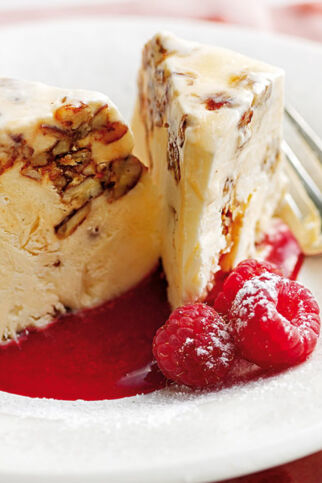 Knuspriges Pekannuss-Parfait