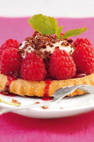 Himbeer-Torteletts mit Eierlikörquark Himbeer-Torteletts mit Eierlikörquark