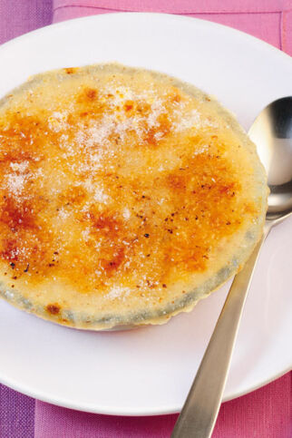 Gebrannter Nuss-Grieß-Pudding mit Aprikosen Gebrannter Nuss-Grieß-Pudding mit Aprikosen