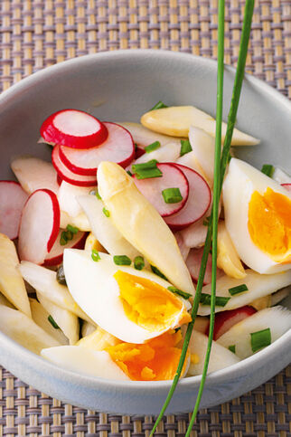 Spargelsalat mit Ei Spargelsalat mit Ei