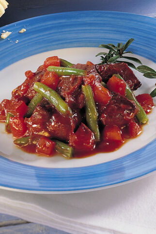 Wildgulasch mit grünen Bohnen Wildgulasch mit grünen Bohnen