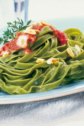 Tagliatelle mit Tomaten-Roquefort-Sauce