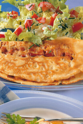 Speckpfannkuchen mit Salat