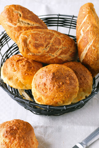 Käse-Senf-Brötchen
