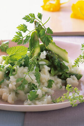 Kräuterrisotto mit grünem Spargel Kräuterrisotto mit grünem Spargel