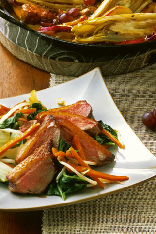 Ente mit Gemüse aus dem Wok Ente mit Gemüse aus dem Wok