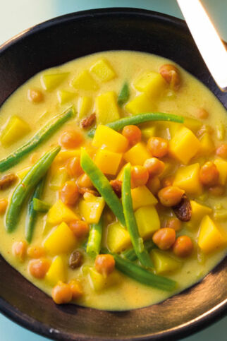 Kartoffelcurry mit Kichererbsen