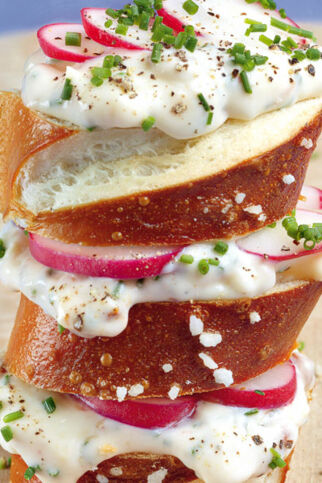 Laugenstangen mit Camembertcreme