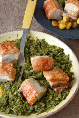 Grünkohl mit knusprigem Schweinebauch