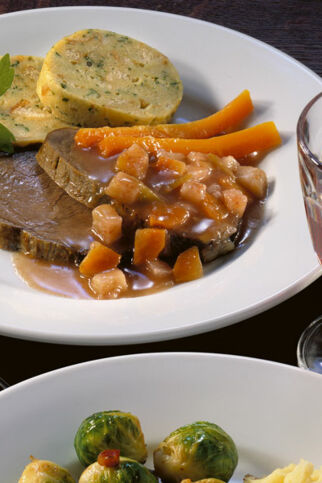 Sauerbraten mit Möhren